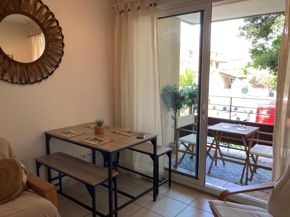Chez Louis De Uzes Apartment Bagian luar foto