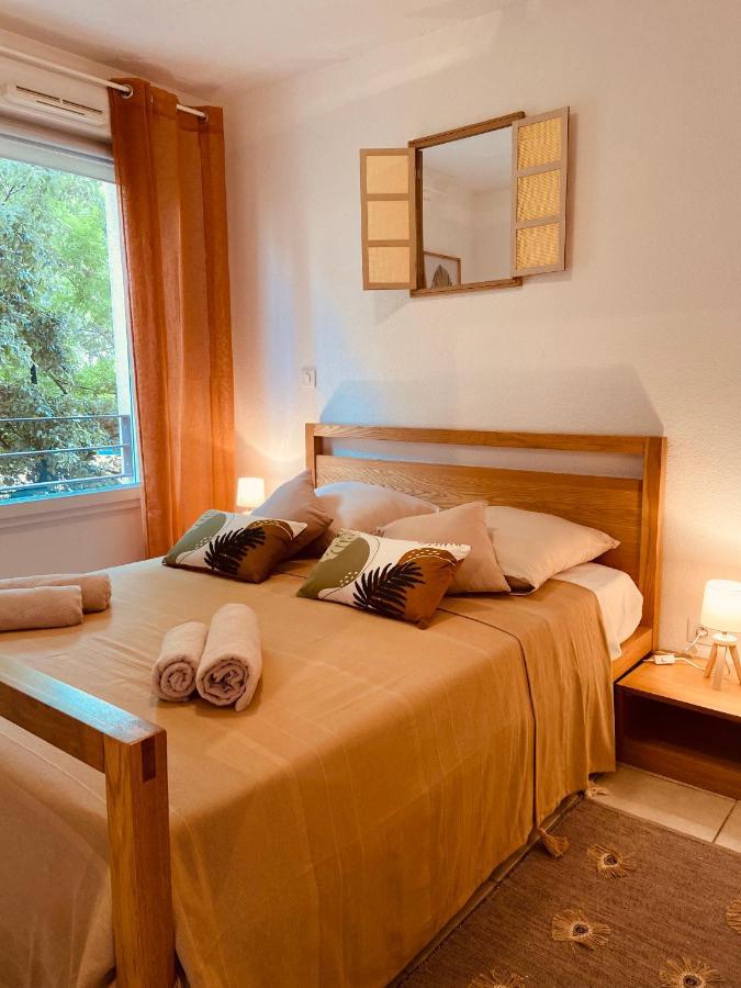 Chez Louis De Uzes Apartment Bagian luar foto