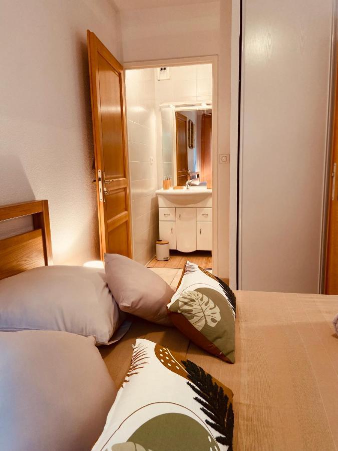 Chez Louis De Uzes Apartment Bagian luar foto