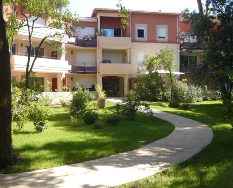 Chez Louis De Uzes Apartment Bagian luar foto